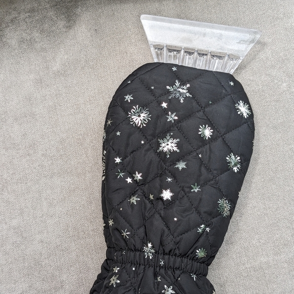 Ruff Hewn Ice Snow Windshield Scraper Warm Black Shimmery Silver Snowflakes EUC - Picture 7 of 7